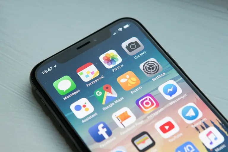 Cover image for the article: Mobile App Development: Flutter vs React Native in 2026